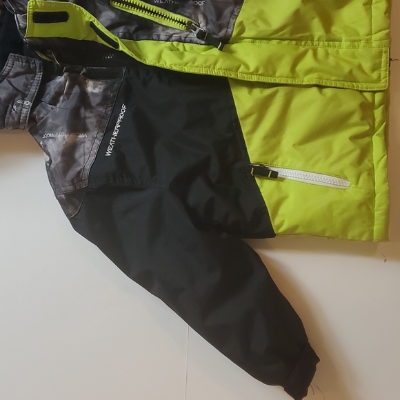 Weatherproof 4T zipper front winter jacket - Picture 6 of 10